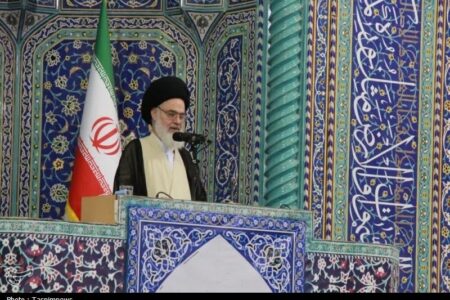 امام جمعه قم: دولت برای رفع گرانی‌ها ‌برنامه‌ریزی کنند