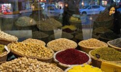 بازار شب یلدا در بیرجند/ امسال شب چله ‌رنگ‌وبوی اقتصادی دارد‌!