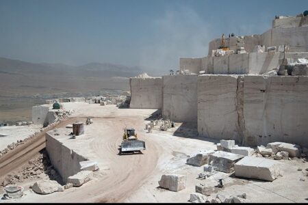 صنعت سنگ ایران در آستانه فروپاشی/ ‌‌چراغ معادن را دولت خاموش کرد/ صادرات سنگ ‌بی‌جان شد‌!