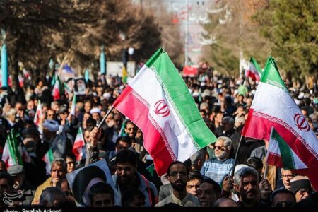 برگزاری راهپیمایی محکومیت اقدامات اغتشاشگران در چهارمحال و بختیاری
