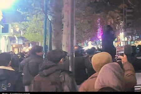 تخریب چند ساختمان قضایی به دست اغتشاشگران در استان گلستان