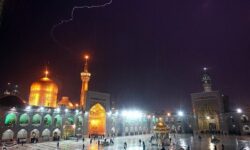 جوانان بافقی آرزوی زیارت مشهد را برای 13 پدر محقق کردند