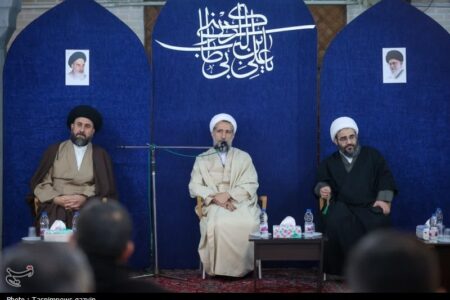 رهبری، هدف اصلی دشمن است/مداحان وظیفه تبیین دارند