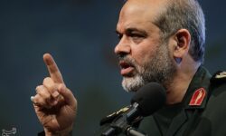 سردار وحیدی: معماری شهید سلیمانی در محور مقاومت توقف‌ناپذیر است