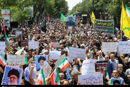مردم تبریز در محکومیت اغتشاشات تجمع می‌کنند