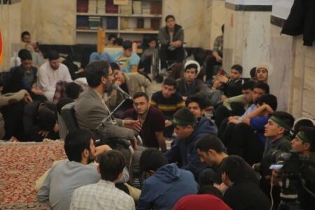 اعتکاف دانش‌آموزی در حرم رضوی؛ پیوند نوجوانان با سیره امیرالمؤمنین(ع)