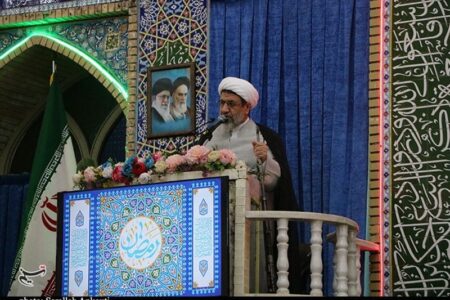 امام جمعه کرمان: دولتمردان به اصلاح اقتصادی و معیشت مردم توجه جدی کنند