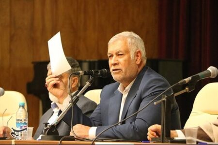 تأکید نماینده کرمان بر پایان موازی‌کاری و تمرکز دولت بر معیشت و اقتصاد
