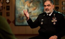 دریادار ایرانی: ناو‌شکن‌هایمان ‌توانایی مانور در‌ سواحل جهان را دارند