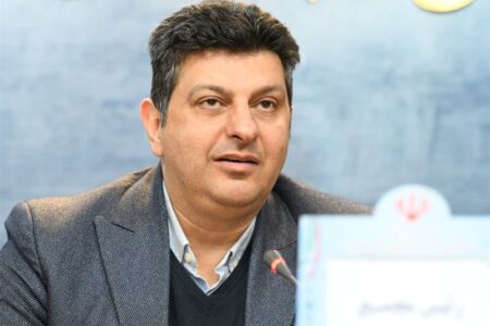 سمیع‌زاده: مراکز تخصصی شنا به چه حقی از مربیان به اجبار پول می‌گیرند؟‌