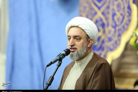 عزت امت اسلام در سایه جهاد و مبارزه حاصل می‌شود