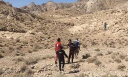 نجات کوهنورد ارتفاع‌زده در بنه‌کوه گرمسار