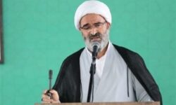 واکنش امام جمعه سمنان به تحرکات اخیر نظامی آمریکا در منطقه‌