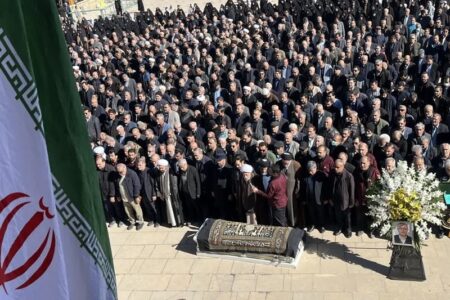 پیکر استاندار سابق فارس در حرم شاهچراغ (ع) به خاک سپرده شد