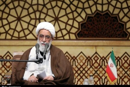 آیت‌الله شب زنده‌دار:آیت‌الله سیدمجتبی خامنه‌ای مجمع فضائل زیادی هستند