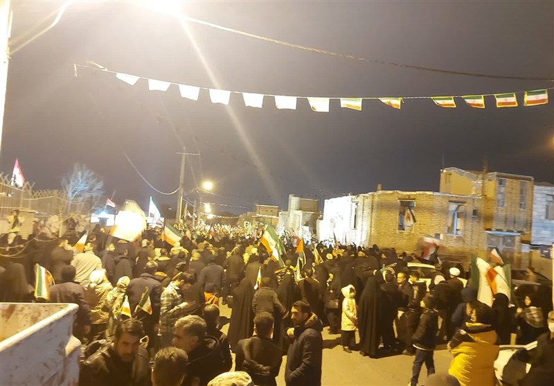 اجتماع مردم زنجان در محل اصابت موشک آمریکایی‌ ـ‌ صهیونیستی در آزادگان