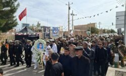از عرشه دنا تا آغوش کویر/ تشییع باشکوه شهید «فرهاد رضایی» در آیسک