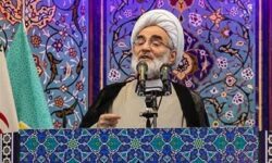 امام جمعه رشت: حضور مردم در میادین «هر کدام یک موشک علیه دشمنان» است