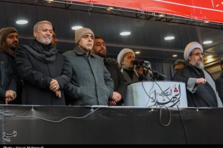 انتقام خون شهیدان را نمی‌توان پشت میز مذاکره جست‌وجو کرد