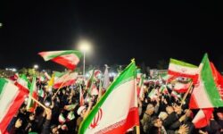 تداوم خروش شبانه مردم خراسان جنوبی زیر باران؛ بیعت با آرمان‌های نظام