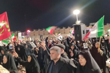 خروش بیرجندی‌ها در چهاردهمین شب بیعت با رهبر جدید