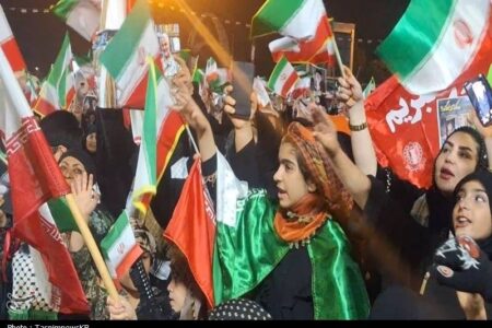 دختران کهگیلویه برای خونخواهی رهبر شهید به میدان آمدند + تصاویر