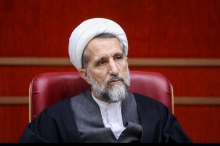 رهبر جدید انقلاب فقیهی شجاع و انقلابی است