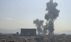 مراقب بازی در زمین جنگ روانی دشمن باشیم