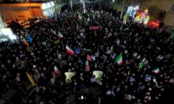 من انرژی هسته‌ای را کشف کردم، همین‌جا ، کفِ خیابان