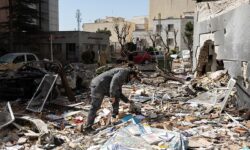 نجات معجزه‌آسای نوزاد 6 ماهه از دل آوار حمله آمریکا و‌ اسراییل به قم