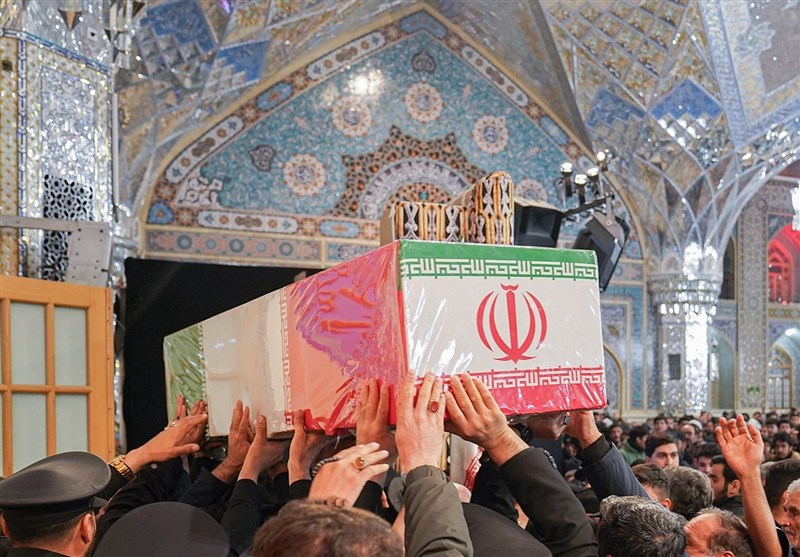 وداع باشکوه با پیکر سرلشکر شهید محمد شیرازی در حرم رضوی + تصاویر