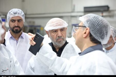 وزیر کار: روند تولید بدون وقفه ادامه دارد/ افزایش فروشگاه‌های کالابرگ
