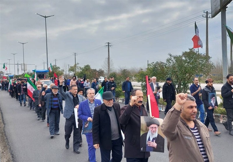 پرچم کار در کنارِ پرچم ولایت؛ کارگران رشت عهدی دوباره با رهبری بستند