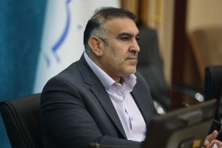 پیکر شهید 7 ساله از زیر آوار بیرون آمد