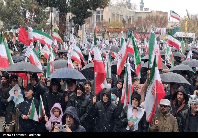 پیکر فرمانده شهید سپاه در حلقه راهپیمایان اراکی