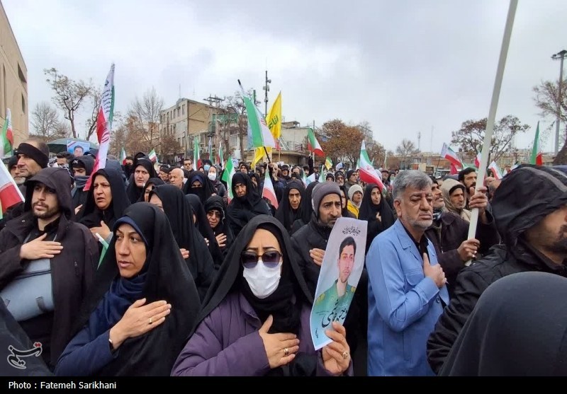 پیکر فرمانده شهید سپاه در حلقه راهپیمایان اراکی