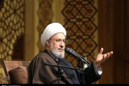آیت‌الله اراکی: «میز مذاکره» با آمریکا باید به «میز مطالبه» تبدیل شود