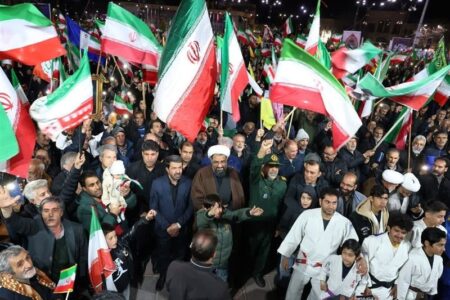 اجتماع حماسی ورزشکاران و جوانان همدانی در میدان امام(ره)+تصویر