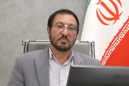 اسناد مالکیت مجتمع‌های مسکونی و تجاری بلاتکلیف شهرکرد، تعیین تکلیف شود