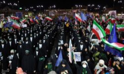 تجلی شکوه دارالمومنین در روز سپاه+تصویر