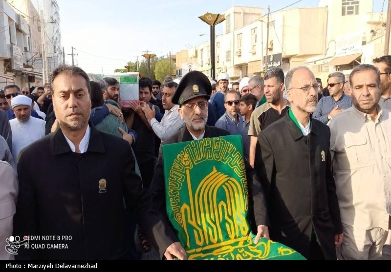 تشییع پیکر مطهر شهید امیرعلی سالاری در بندر لنگه+تصویر