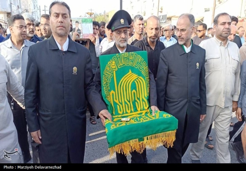 تشییع پیکر مطهر شهید امیرعلی سالاری در بندر لنگه+تصویر