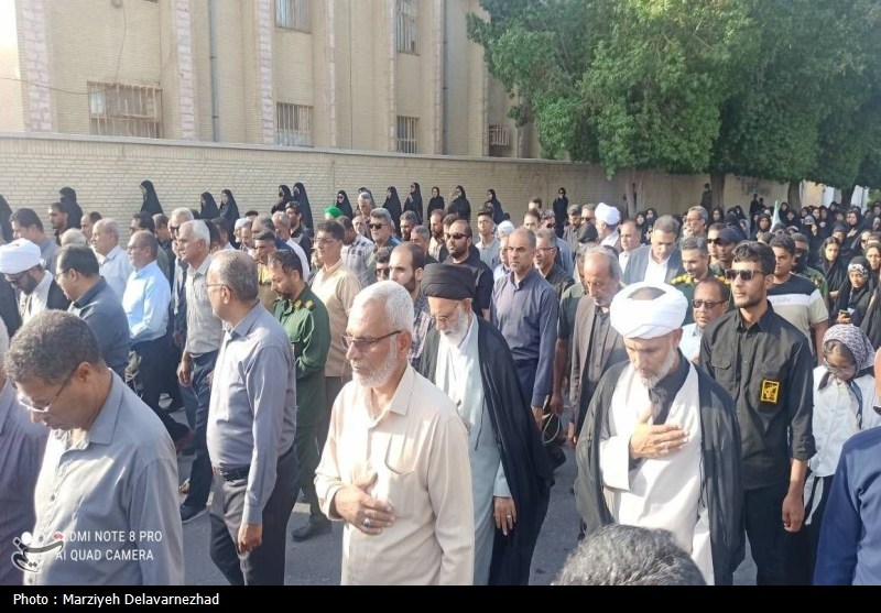 تشییع پیکر مطهر شهید امیرعلی سالاری در بندر لنگه+تصویر