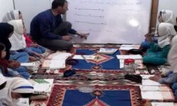 خانه‌ای که به کلاس درس تبدیل شد؛ ابتکار معلم مانه برای دانش آموزان