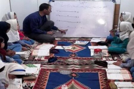 خانه‌ای که به کلاس درس تبدیل شد؛ ابتکار معلم مانه برای دانش آموزان