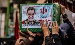 دختر شهید نائینی: پدرم بارها تأکید می‌کردند میدان را خالی نکنیم