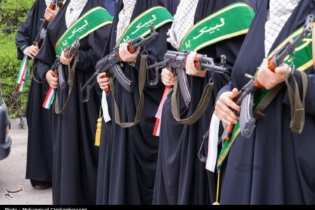 دختران اردبیلی دست به تفنگ به میدان آمدند