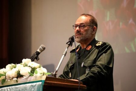 دشمن می‌خواست از مرزهای کردستان وارد ایران شود؛ هیچ‌کس ‌همکاری نکرد