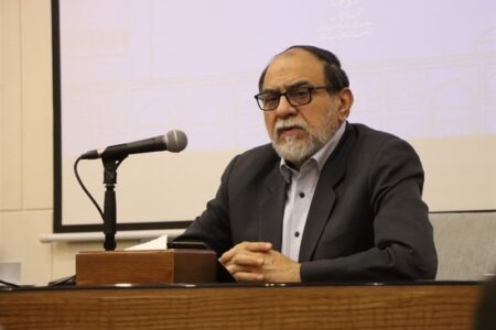 رحیم‌پور ازغدی: مدیریت اقتصاد جهان در دستان ایران است
