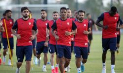 سرمربی تیم فولاد ب خوزستان: حذف فولاد و سپاهان از لیگ غیرممکن است